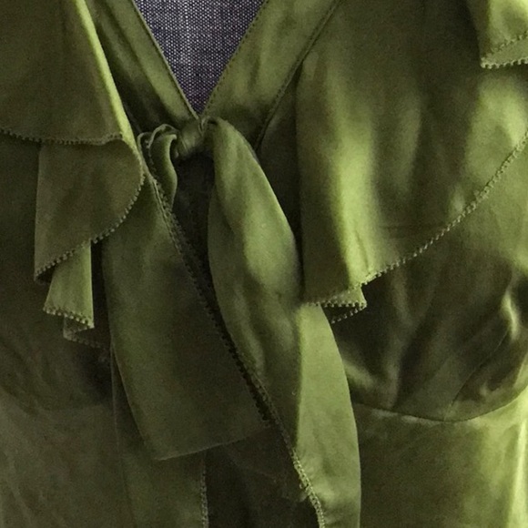 Ann Taylor satin sleeveless top - Picture 3 of 5